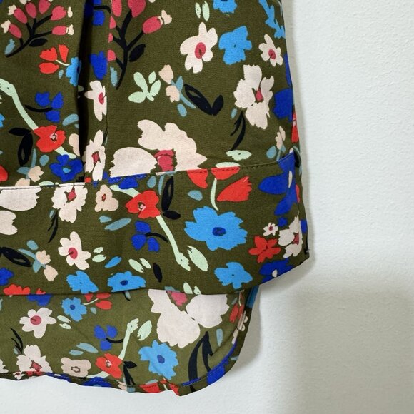 CAbi Women’s Chiffon Sleeveless Blouse Size M Semi-Sheer Floral Print Style 3981 - Picture 3 of 8